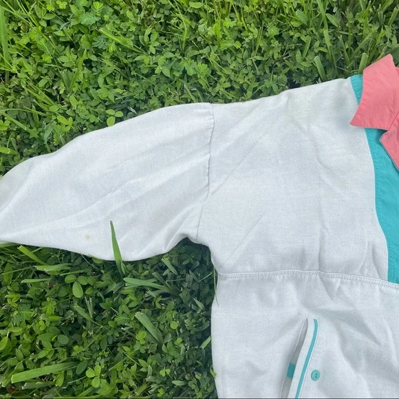 Vintage Adidas White Windbreaker blue and pink detailing - Picture 4 of 6